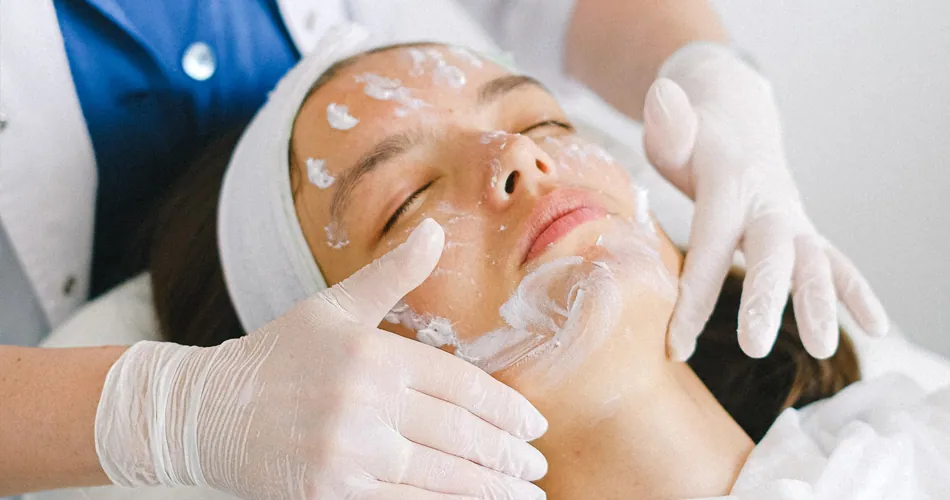 Gesichtsbehandlung bei Kosmetik Andrea